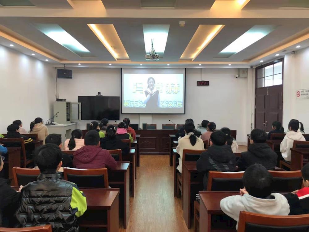 法润校园，阳光甫中