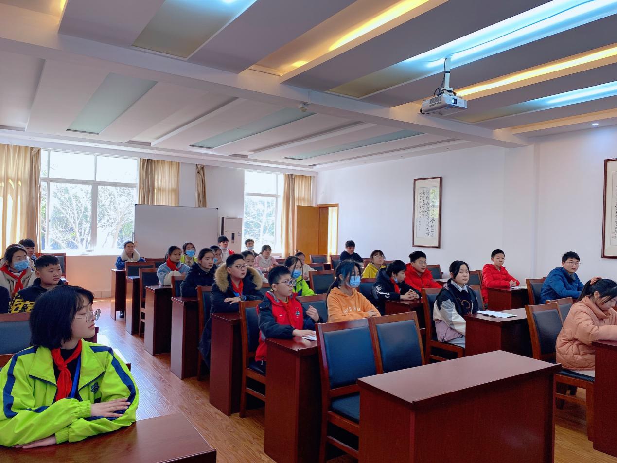 凝聚青春力量，践行志愿精神