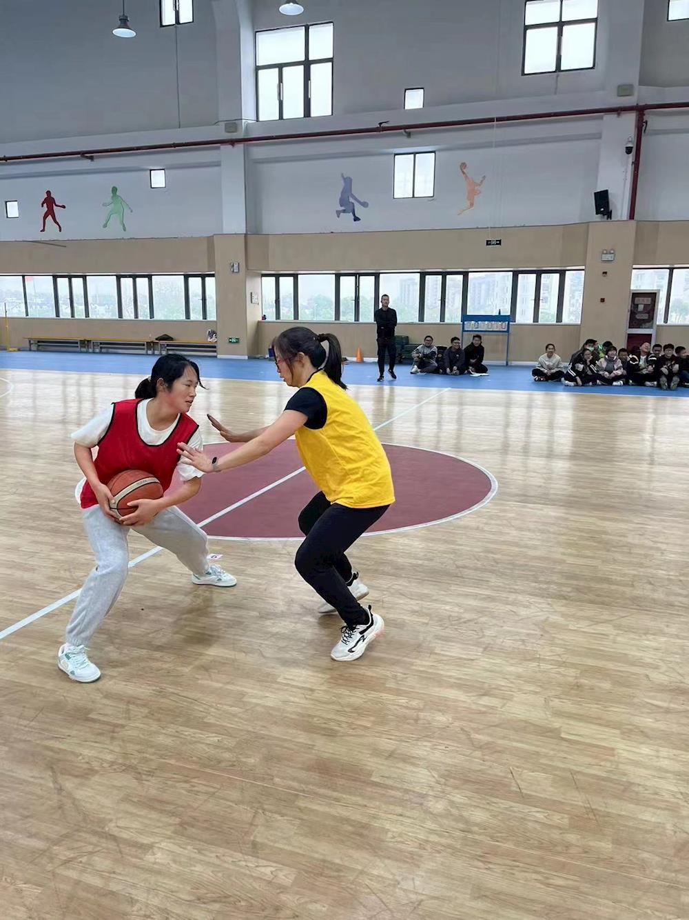 愉悦身心  凝聚力量  喜迎华诞