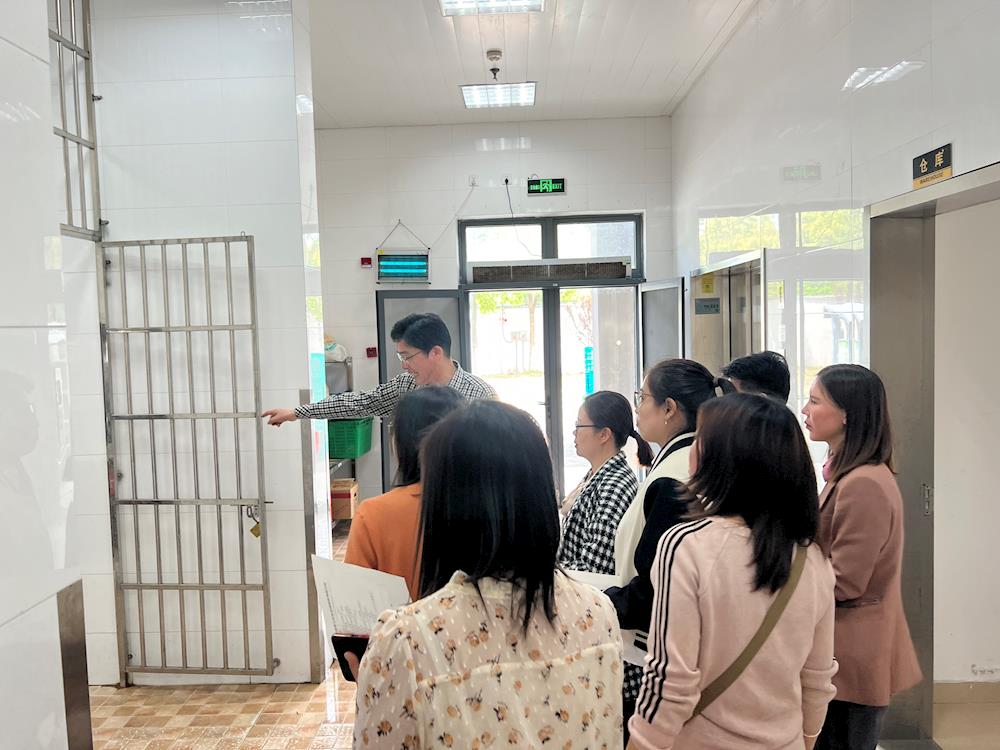 dbcaf01763c64e4d88ad31d999ac2903.jpg dbcaf01763c64e4d88ad31d999ac2903.jpg