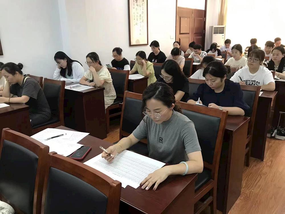 ec4ea7fe3b0343bda7535163f562711d.jpg ec4ea7fe3b0343bda7535163f562711d.jpg