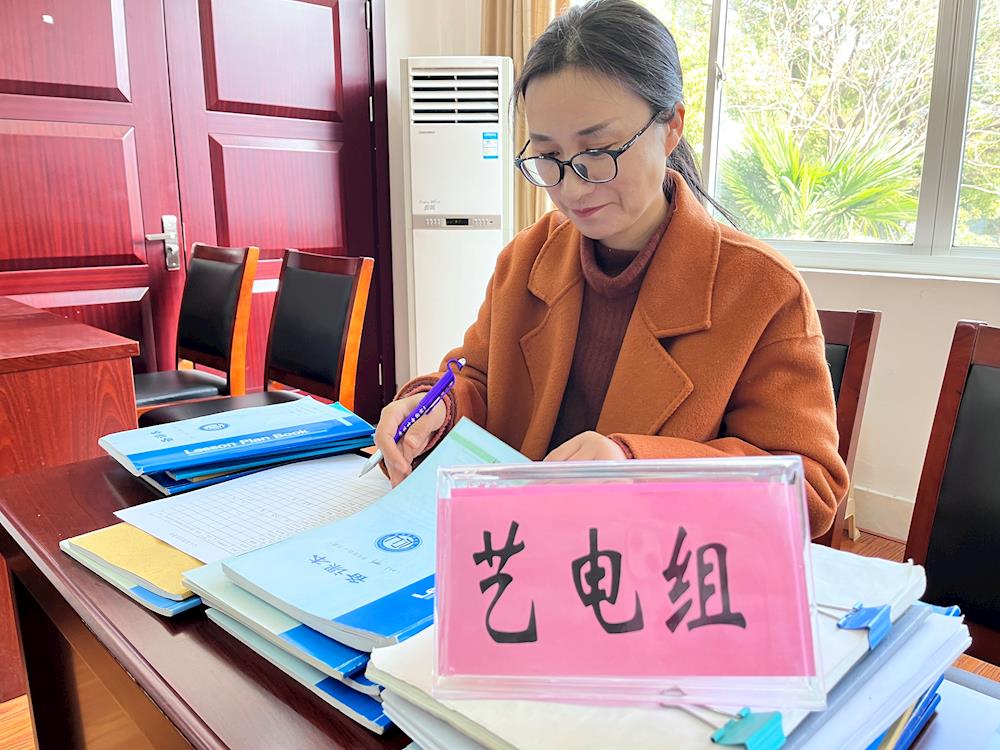 ac8eed9b7f7349f79527a3a87d8ccd81.jpg ac8eed9b7f7349f79527a3a87d8ccd81.jpg