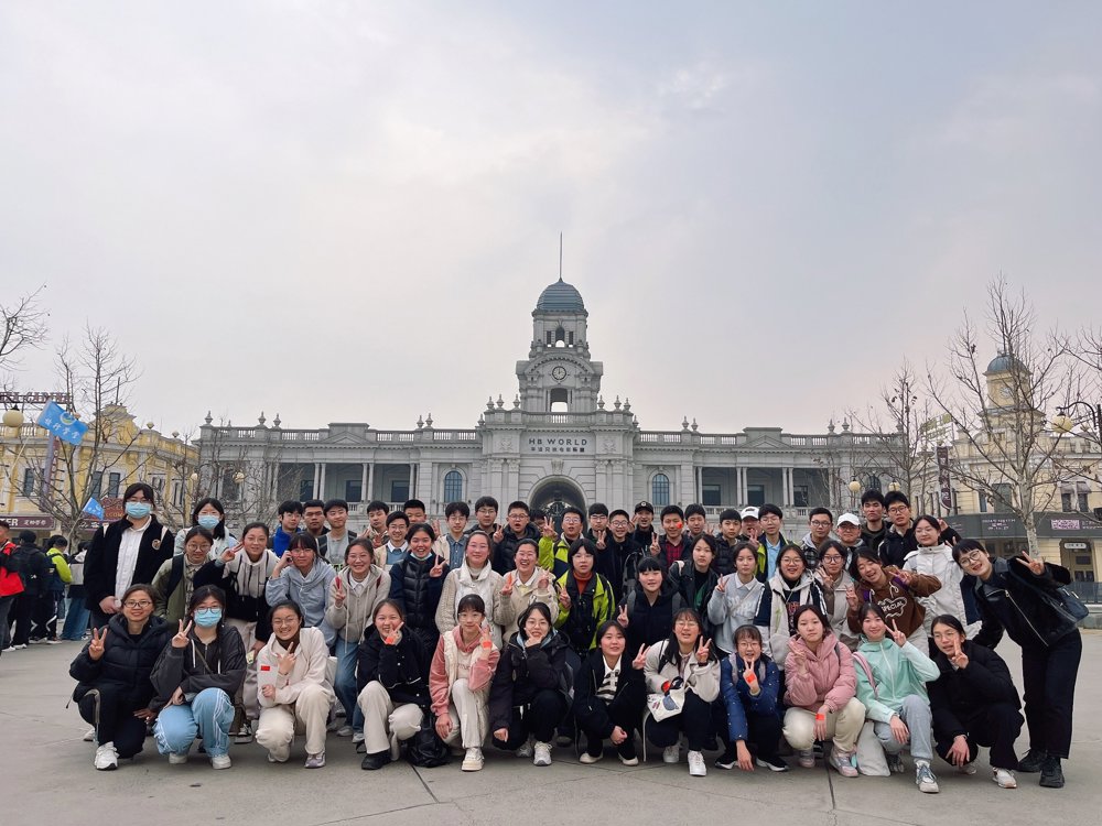 探秘电影世界，励志科技强国